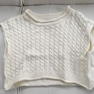 Cable Knit Cropped Sleeveless Sweater